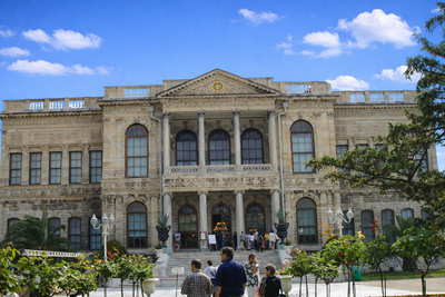2 Palaces in 2 Continents + Galataport Tour